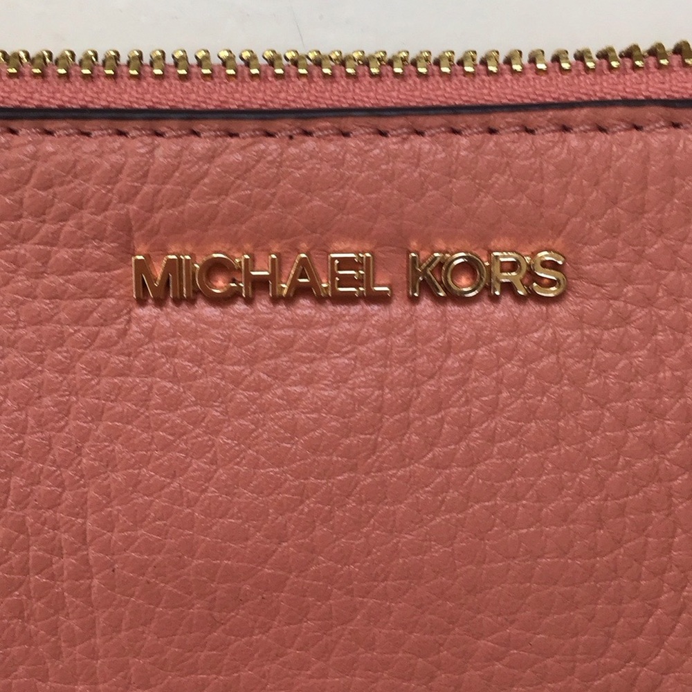 Michael Kors Wristlet Wallet Jet Set Large Clutch Pink Pebbled Leather NWOT - Picture 3 of 11